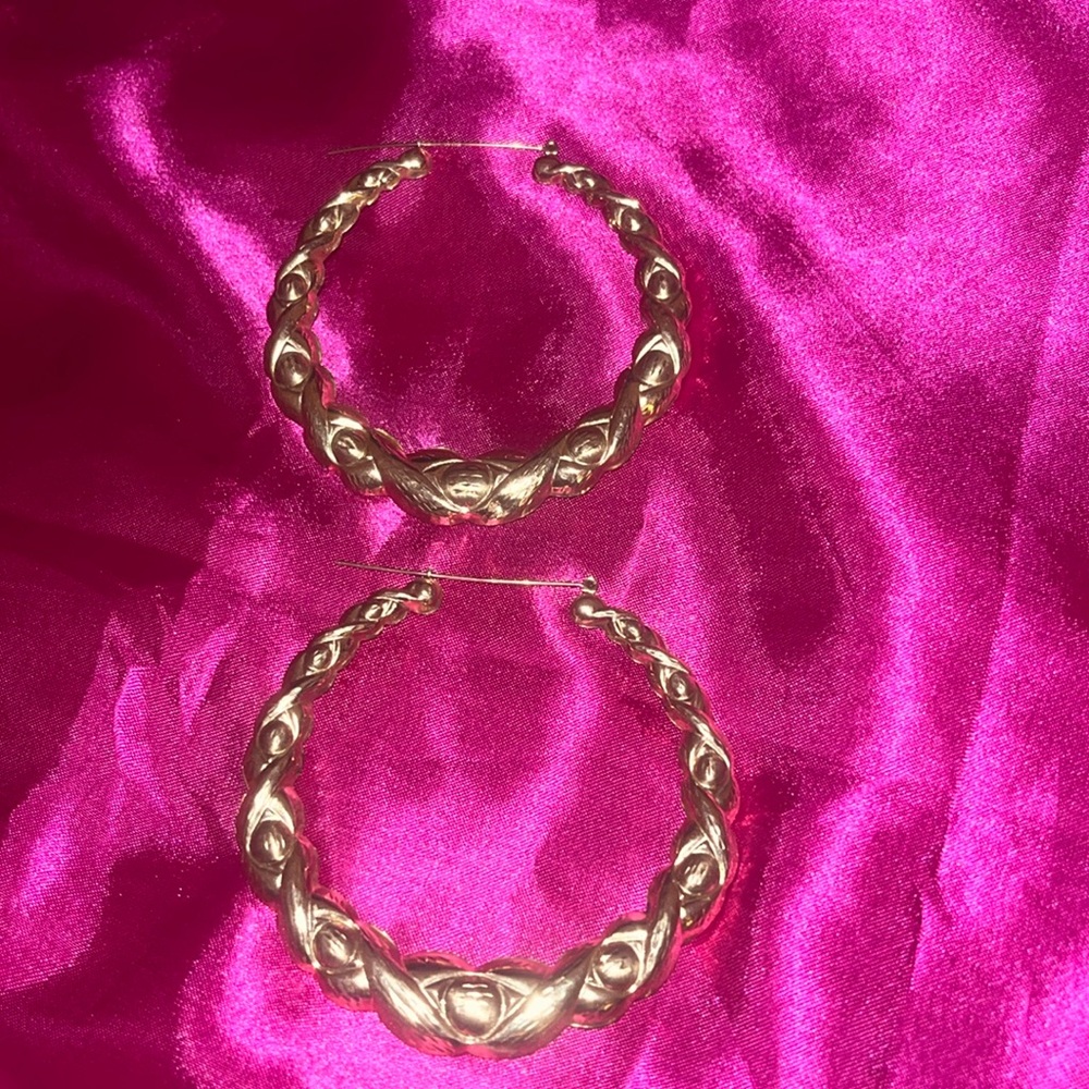 Bamboo xoxo 10kt gold hoops